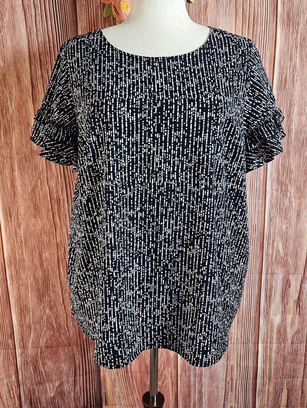 Lane Bryant Lightweight Ruffle Sleeve Top Plus Size 16W